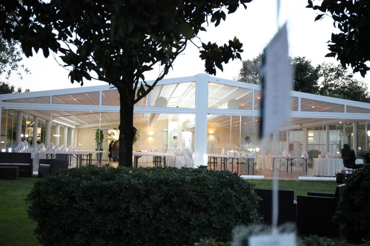 Sunny Palace Hotel Restaurant Prossedi Esterno foto