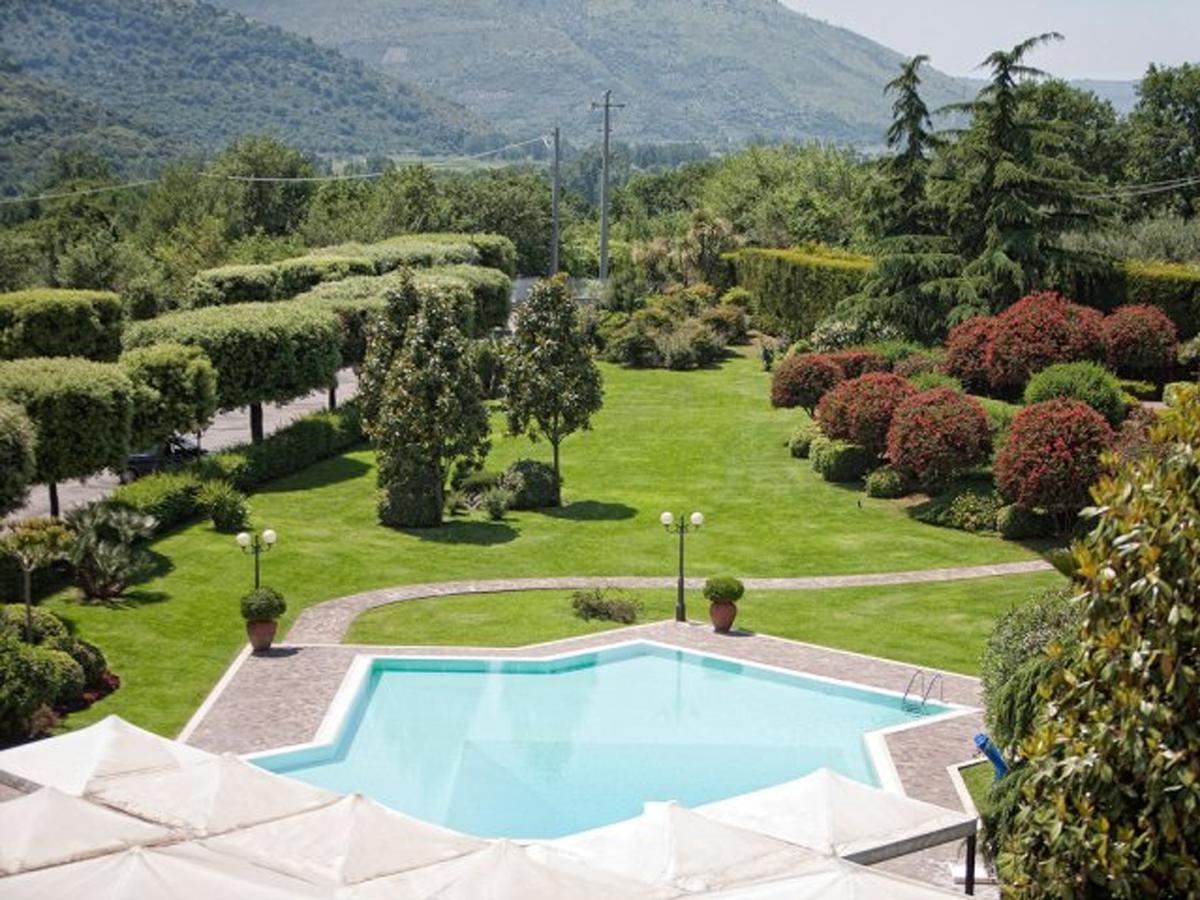 Sunny Palace Hotel Restaurant Prossedi Esterno foto